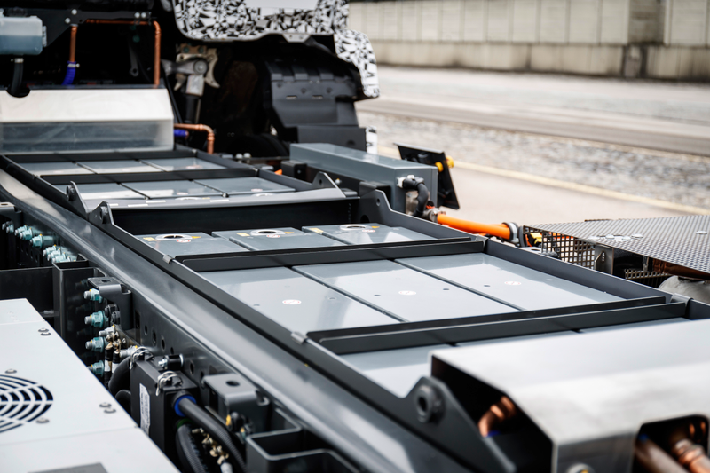 Illustration for article titled The First Electric Big Rig Is A 26-Ton Hauler From Mercedes With Zero Emissions